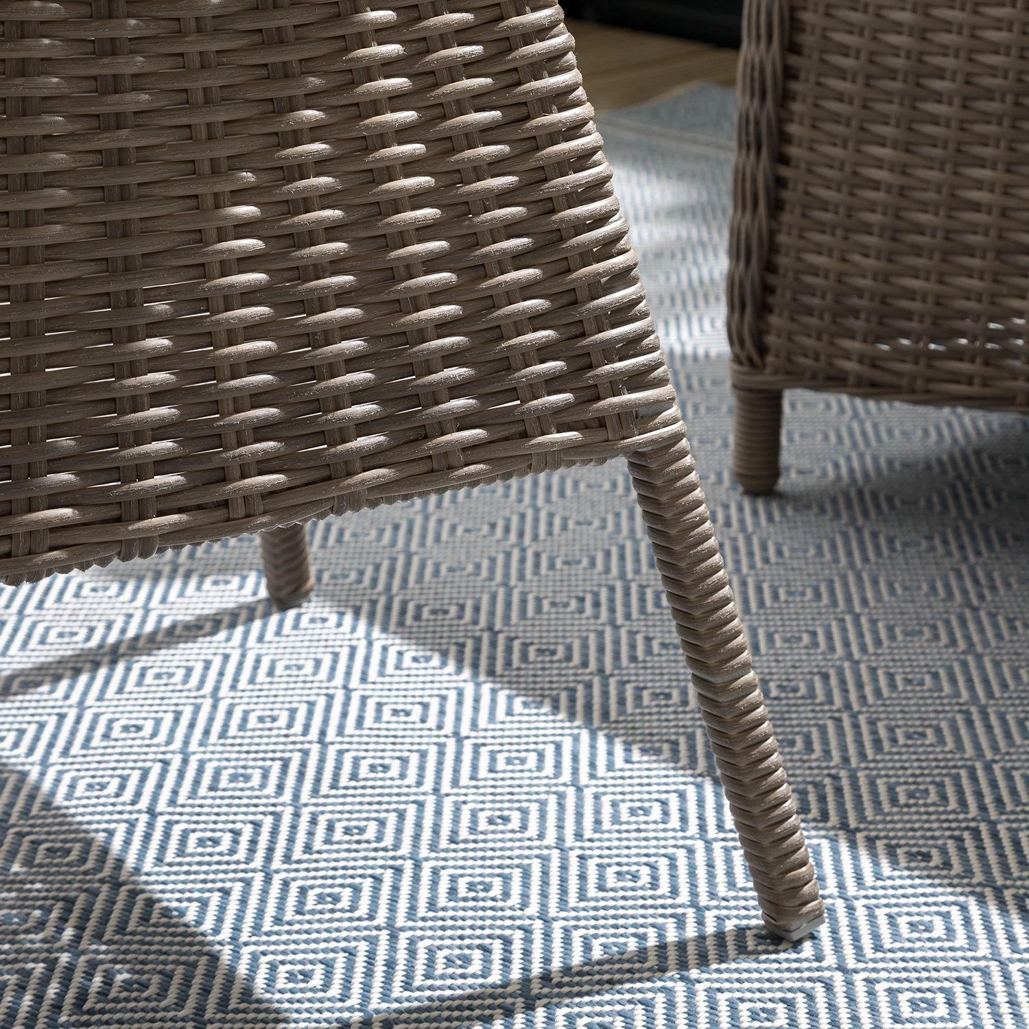 Table de jardin Villebon II - Verre de sécurité / Polyrotin - Marron – Image 7