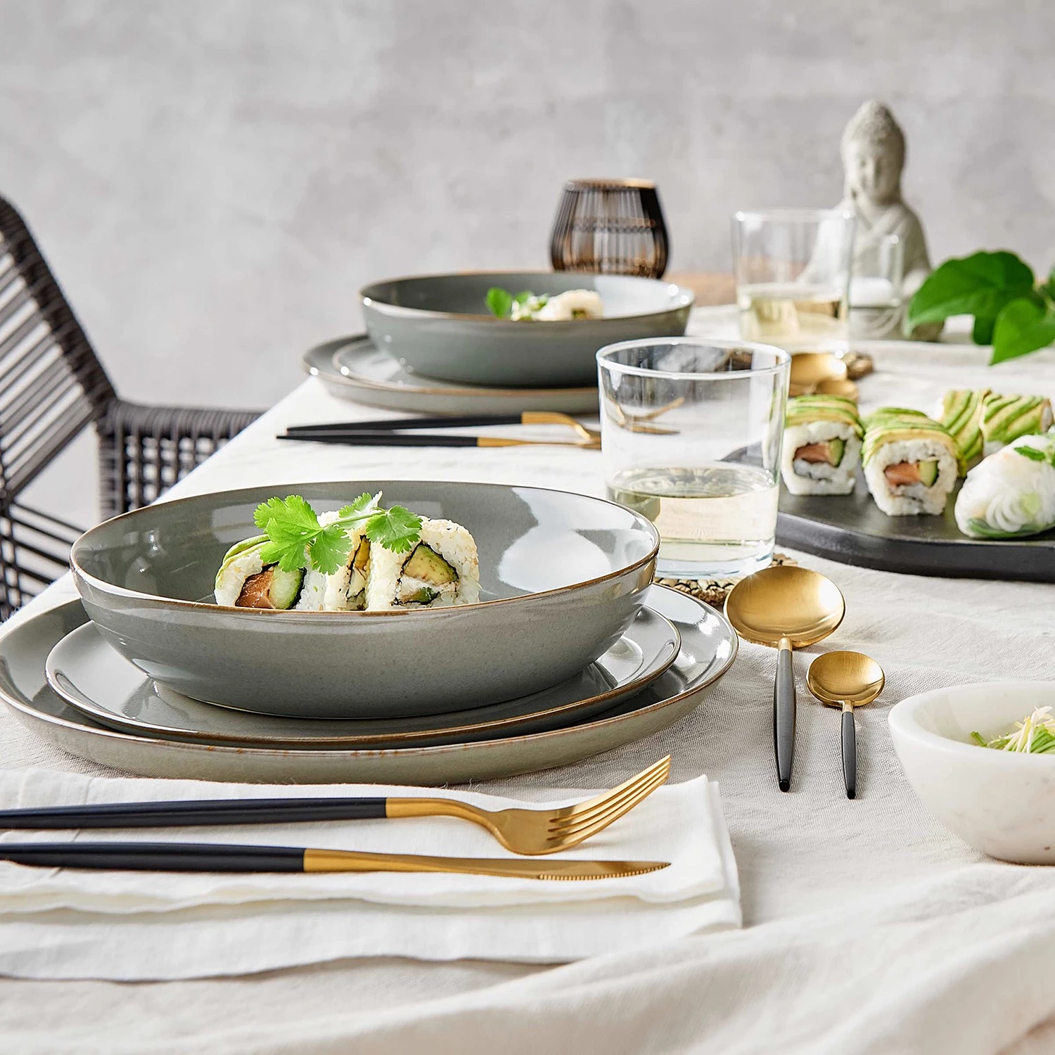 Butlers Couverts STILETTO (16 éléments) - Noir / Doré – Image 2